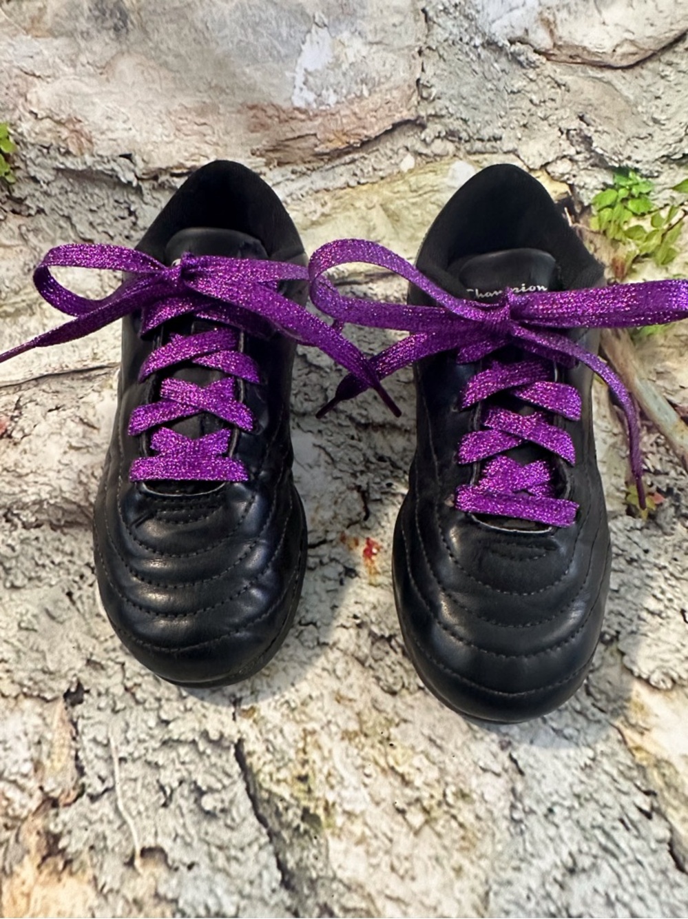 Girls soccer shoe size 4 sparkly, purple shoestrings same shoe